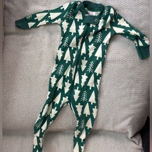 Hanna Andersson Forest Green and Cream Kids Footie